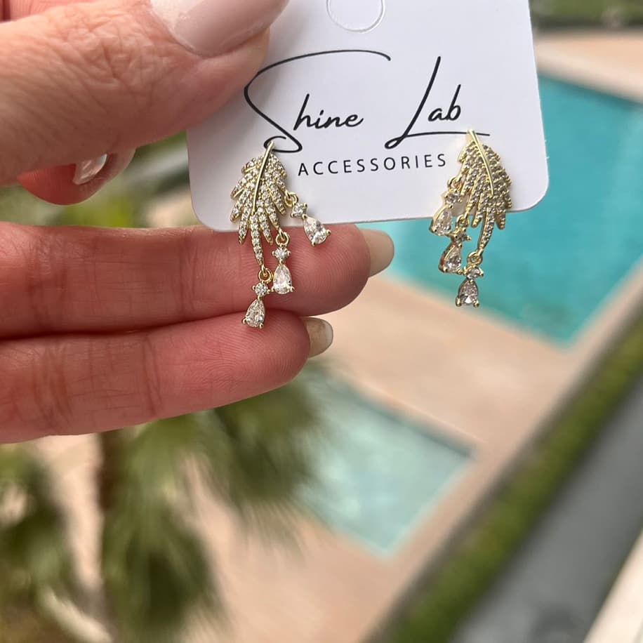 Zirkon Taşlı Yaprak Küpe