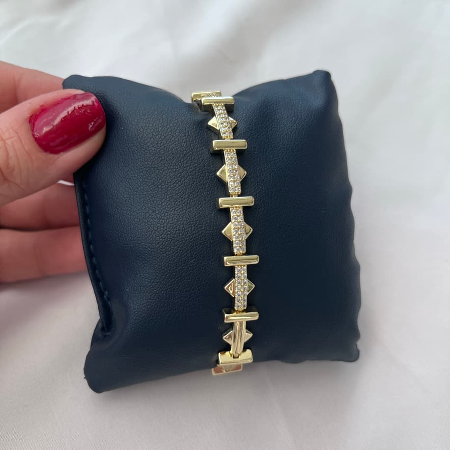 Zirkon Taşlı Piramit Bileklik