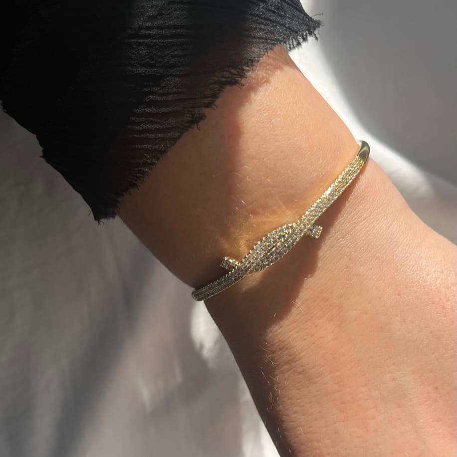 Premium Gold Taşlı Kelepçe