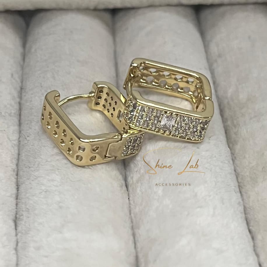 Zirkon Taşlı Kare Küpe