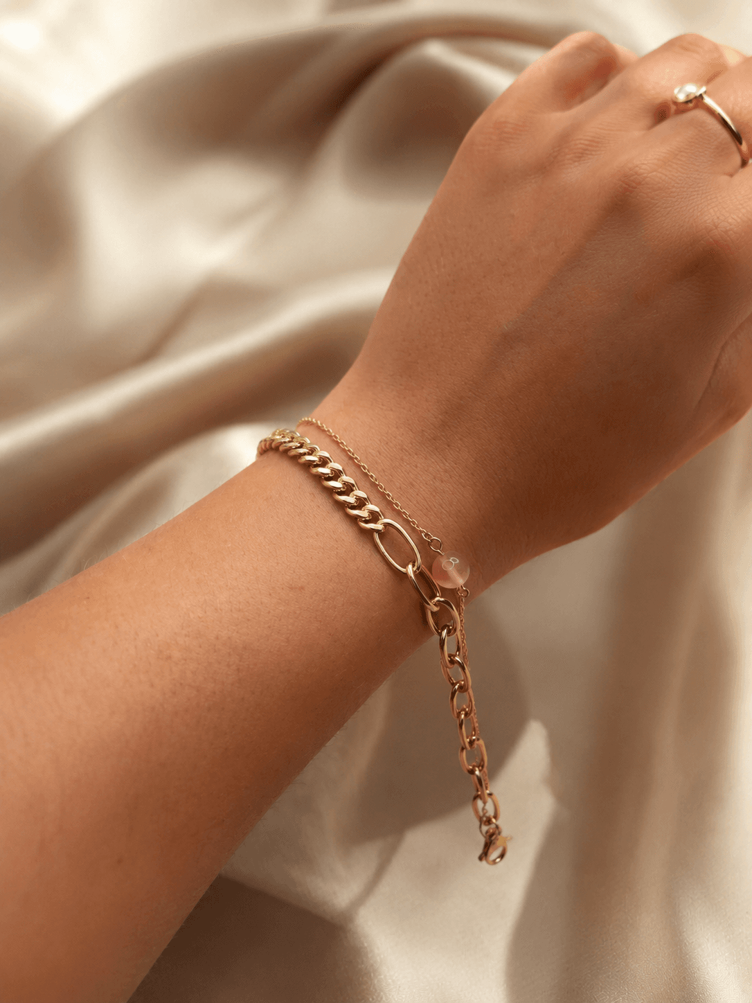 Pembe taşlı charm bileklik